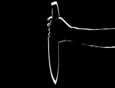 Πρώην σύντροφος πασίγνωστης τραγουδίστριας καταγγέλλει: «Με μαχαίρωσε. Παραλίγο να πεθάνω»